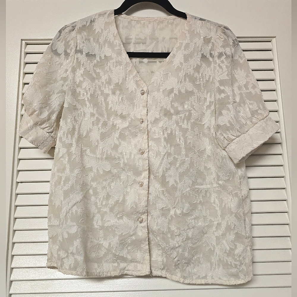 Dazy - Floral Sheer Short-Sleeve Button Top